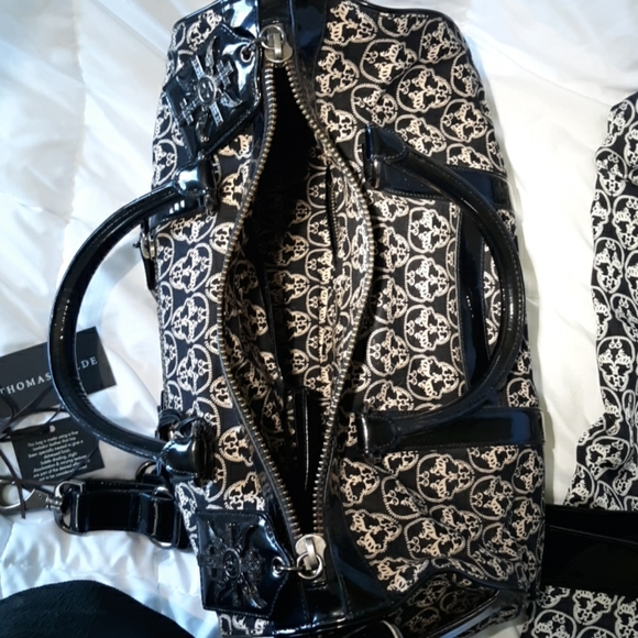 Thomas Wylde Overnight Bag with shoulder strap - Picture 6 of 8